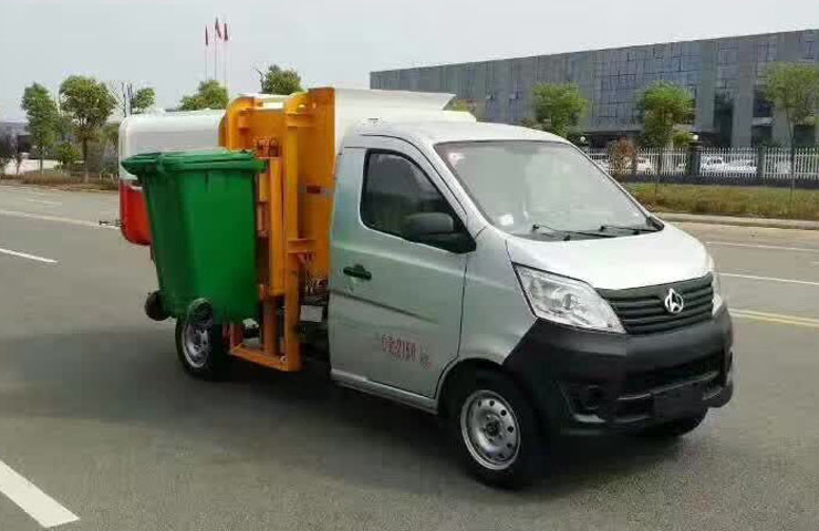 重慶長安掛桶式垃圾車