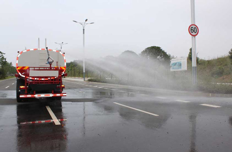 灑水車高位花灑圖片3.jpg